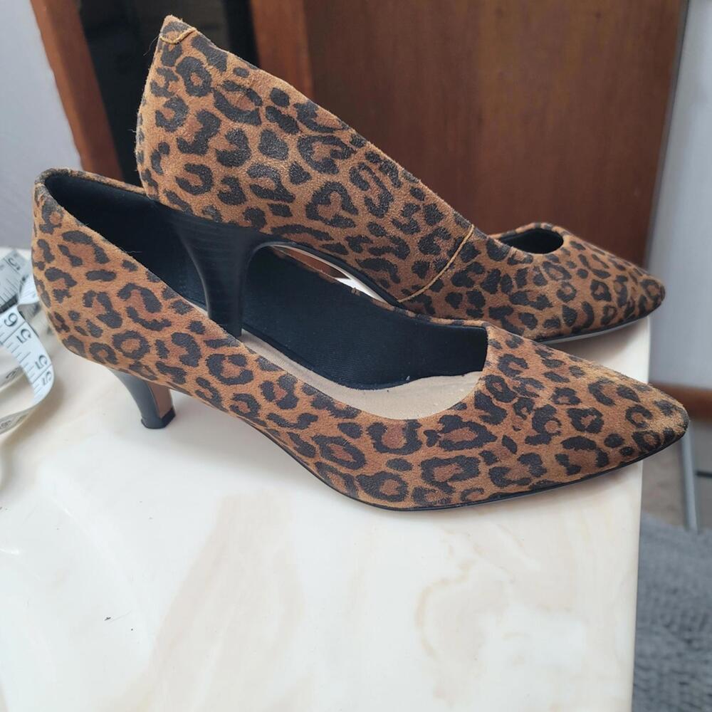 LN.  Clarks Collection Leopard Print Shoes.  Size 7.5